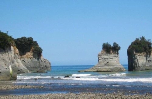 Rewa Cottage | Onaero Bay Bach11, coastal cottage and traditional kiwi Bach holiday retreat
