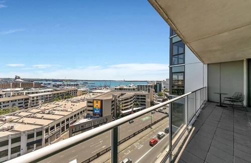 Auckland Central Business District Apartment | One Bed Harbour Views, Pool & Parking on Hobson St