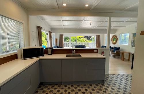 Oneroa House | Oneroa Village Oasis - Central Near Beaches