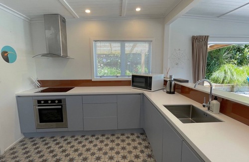 Oneroa House | Oneroa Village Oasis - Central Near Beaches