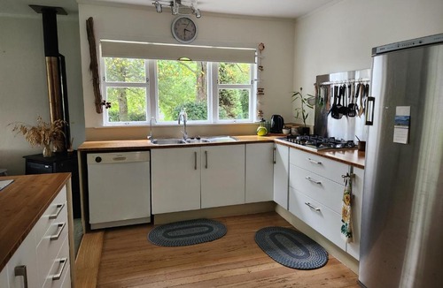 Kerikeri House | Orange Grove Homestead - Spacious Garden Holiday Home