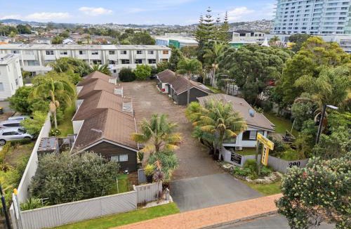 Orewa Hotel | Orewa Motor Lodge