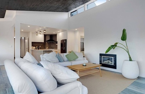Orewa House | Orewa Beach Family Haven with Spa Pool & Deck