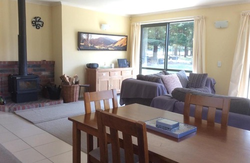 Mount Olympus Ski Field House | Oxford Holiday Cottage