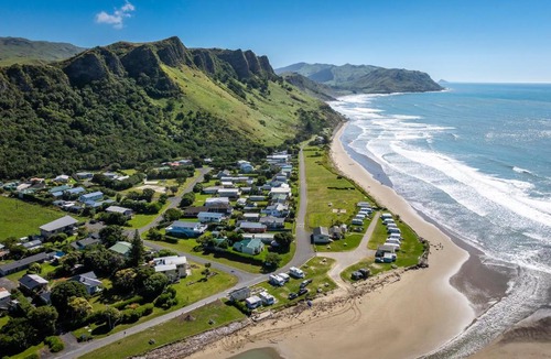 Kairakau House | Pacific Vista - Hawkes Bay Holiday Home