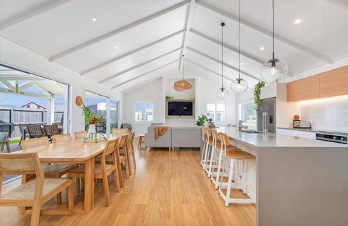Whitianga House | Palm Retreat - Whitianga