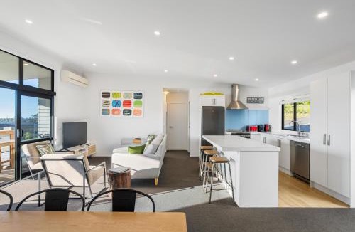Pauanui House | Panorama View Retreat - Bachcare Holiday Home