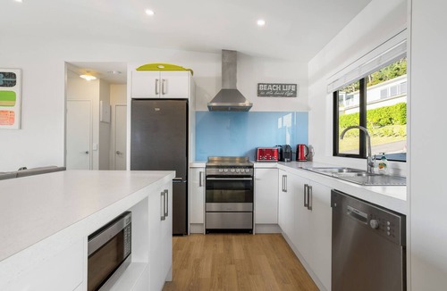 Pauanui House | Panorama View Retreat - Bachcare Holiday Home
