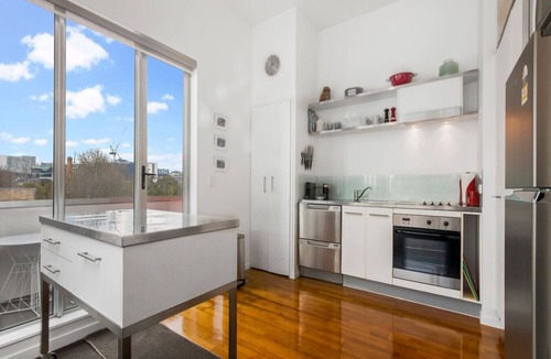 Auckland Central Business District Apartment | Panoramic City View Apartment + Air Con/Carpark