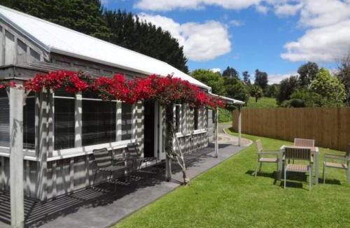 Papamoa Apartment | Papamoa Country Cottage