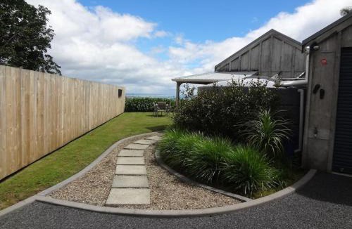 Papamoa Apartment | Papamoa Country Cottage