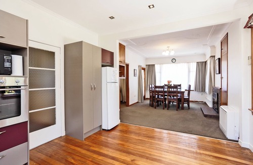 Invercargill House | Park View - Inner City Home - 4BDR