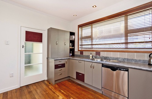 Invercargill House | Park View - Inner City Home - 4BDR