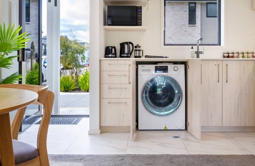 Upper Riccarton House | Park View Townhouse + EV Carpark