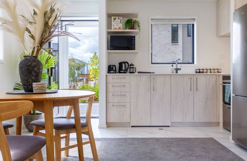 Upper Riccarton House | Park View Townhouse + EV Carpark