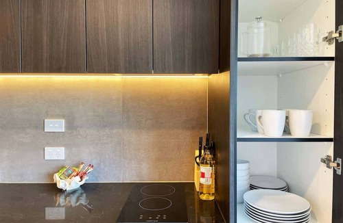 Newton Apartment | Parkside Elegance 1BR on Queen St vs Pool & Gym
