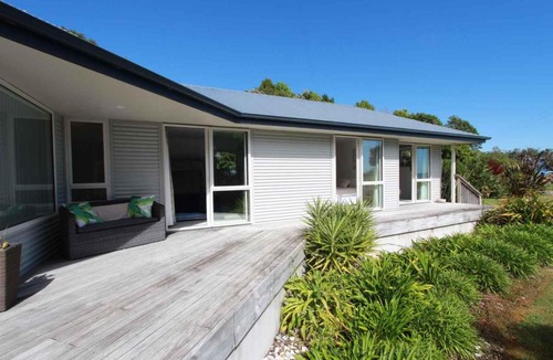 Patons Rock House | Patons Rock Latitude - Modern Getaway