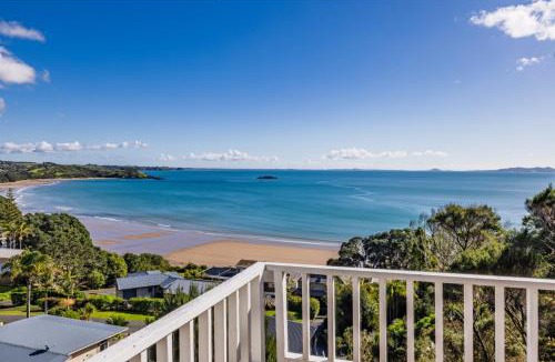 Doubtless Bay House | Paua Shell - Coopers Beach Holiday Home
