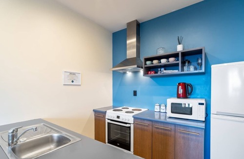 Fernhill Apartment | Peaceful 2BR Haven in Fernhill with lake views