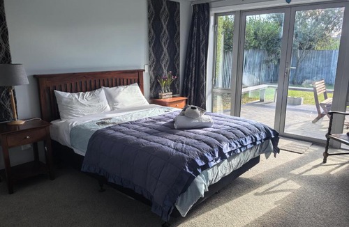 Rolleston Villa | Peaceful and Modern 5 bedrooms family house in Rolleston
