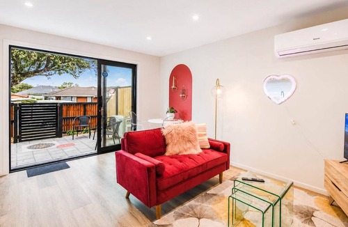 Lower Hutt House | Peaceful Stay | Near CBD & Queensgate