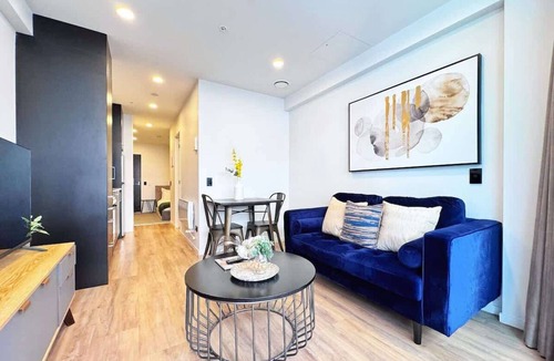 Auckland Central Business District Apartment | Peaceful Studio Nearby SkyTower & Queen St vs Pool