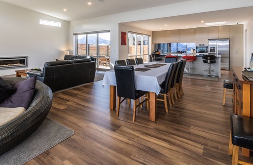 Wanaka House | Peninsula Bay Luxury Retreat