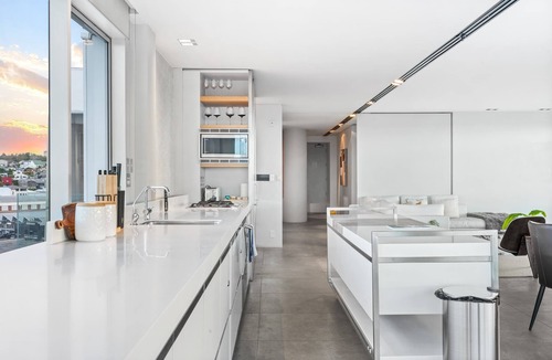 Parnell Apartment | Penthouse Pad with Harbour Views by Zodiak Stays