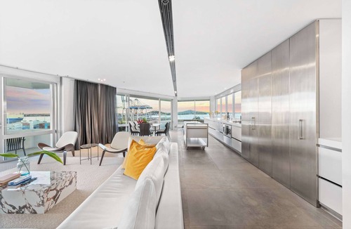 Parnell Apartment | Penthouse Pad with Harbour Views by Zodiak Stays