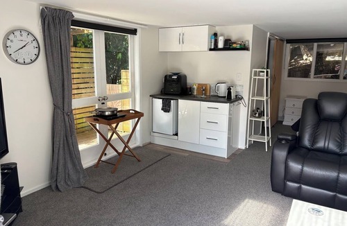 Saint Omer Cabin | Perfect Marlborough Sounds cabin retreat for your Sandy Bay getaway
