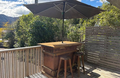 Saint Omer Cabin | Perfect Marlborough Sounds cabin retreat for your Sandy Bay getaway