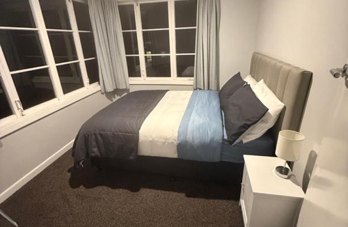 Whanganui House | PET friendly on St Johns