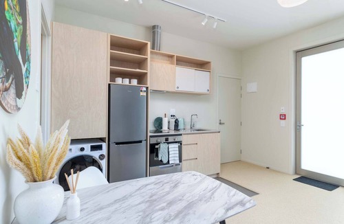 Petone Apartment | Petone Studio | Balcony | Near Beach + Shops
