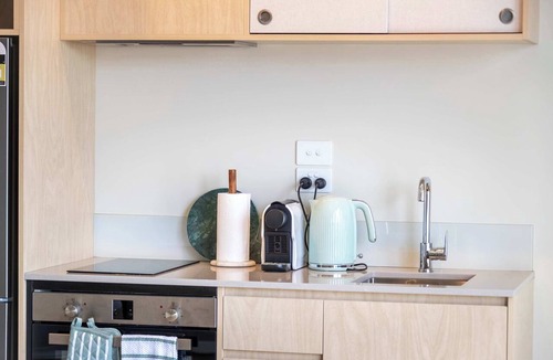 Petone Apartment | Petone Studio | Balcony | Near Beach + Shops