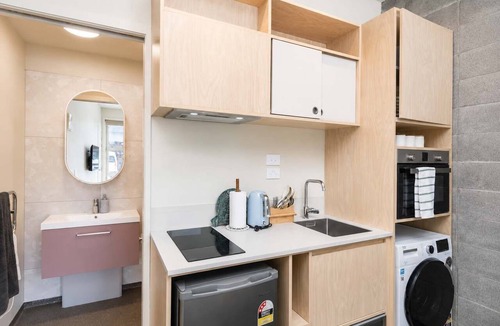 Petone Apartment | Petone Studio | Balcony + Full Kitchen