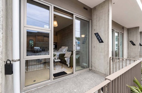 Petone Apartment | Petone Studio | Balcony + Full Kitchen