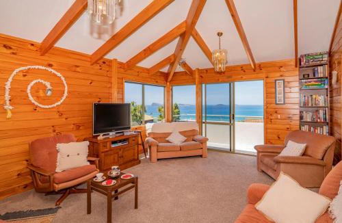 Tairua House | Picturesque on Paku - Tairua Holiday Home