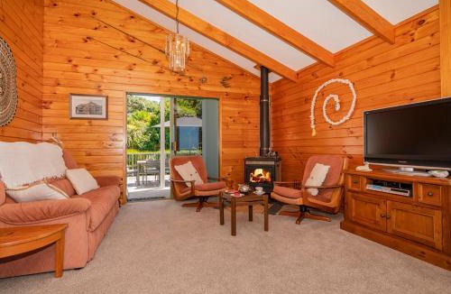 Tairua House | Picturesque on Paku - Tairua Holiday Home
