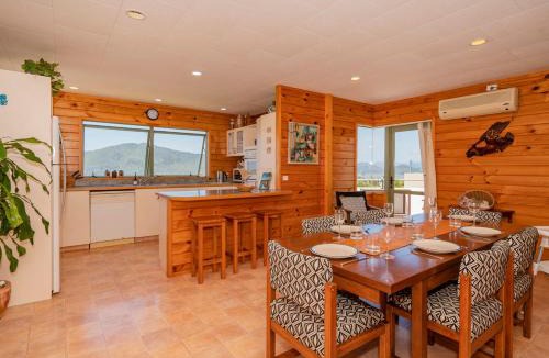 Tairua House | Picturesque on Paku - Tairua Holiday Home
