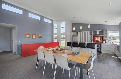 Whangamata House | Picturesque Patuwai - Whangamata