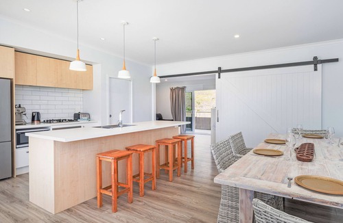 Cooks Beach House | Pipi Palace - Cooks Beach Holiday Home