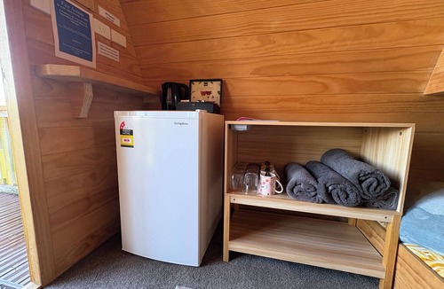 Mangaweka Cabin | Pod 2 at Flat Hills Cafe and Tourist Park - (Sleeps 4)