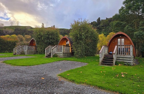 Mangaweka Cabin | Pod 3 at Flat Hills Cafe and Tourist Park: Queen Pod (sleeps 2)
