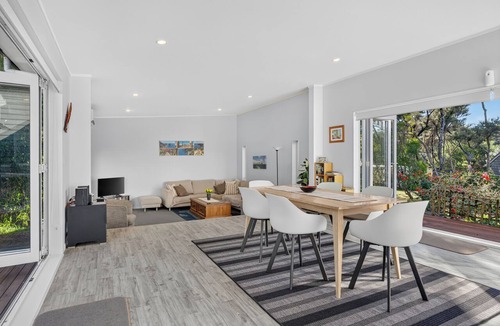 Mangawhai Heads House | Pohutukawa Peace - Mangawhai Holiday Home