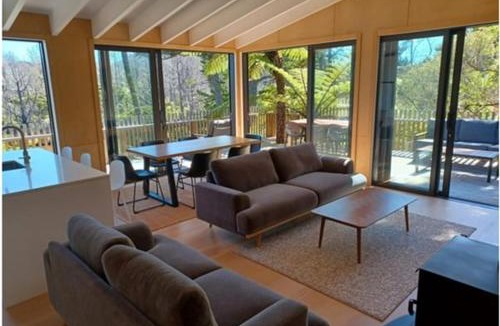 Great Barrier Island House | Ponga House - Kaitoke Waters