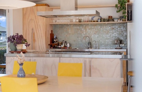 Auckland Villa | Pool + Fire Pit + Projector | Walk to Eden Park | Designer Retreat