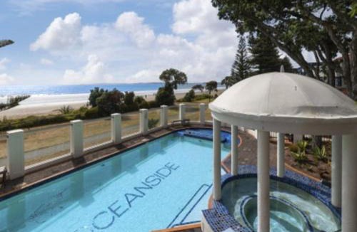 Orewa Apartment | Poolside Waterfront - Orewa Oceanside Villa