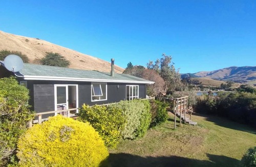 Port Levy House | Port Levy Retreat with large section
