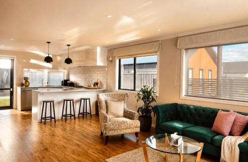 Trentham Apartment | Premium Cozy Retreat Near Brewtown & Racecourse