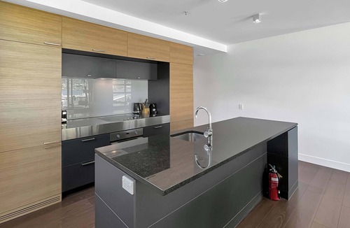 Frankton Apartment | Premium Lakefront 2 Bedroom Apartment Marina 205